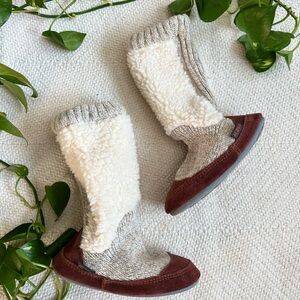 Acorn Unisex-Kid's Cozy Slouch Boot Slipper with Indoor/Outdoor Sole